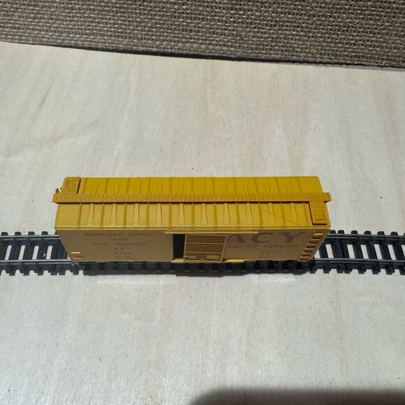 Kadee N Scale ACY 3340 Box Car - Picture 6 of 11